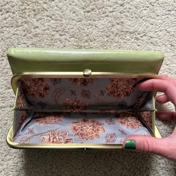 HOBO Rachel Pale Green Frame Clutch / Wallet - Picture 5 of 6